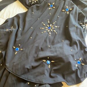 Yes, Elvis jumpsuit! Who doesn’t need to run around town looking like Elvis🤣